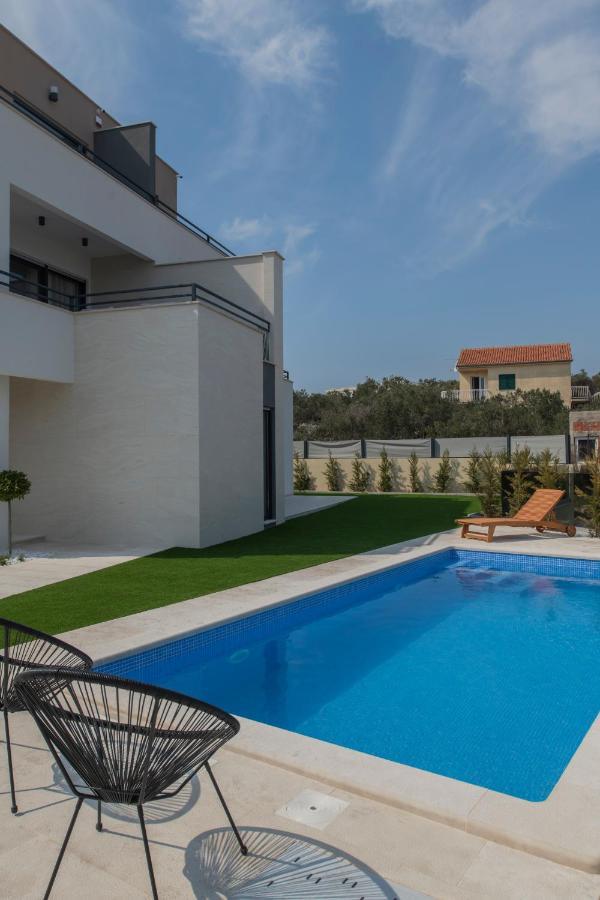 Villa Magna Luxury Apartments Murter Exteriör bild