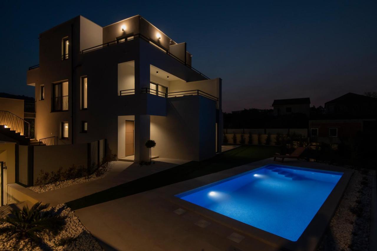 Villa Magna Luxury Apartments Murter Exteriör bild